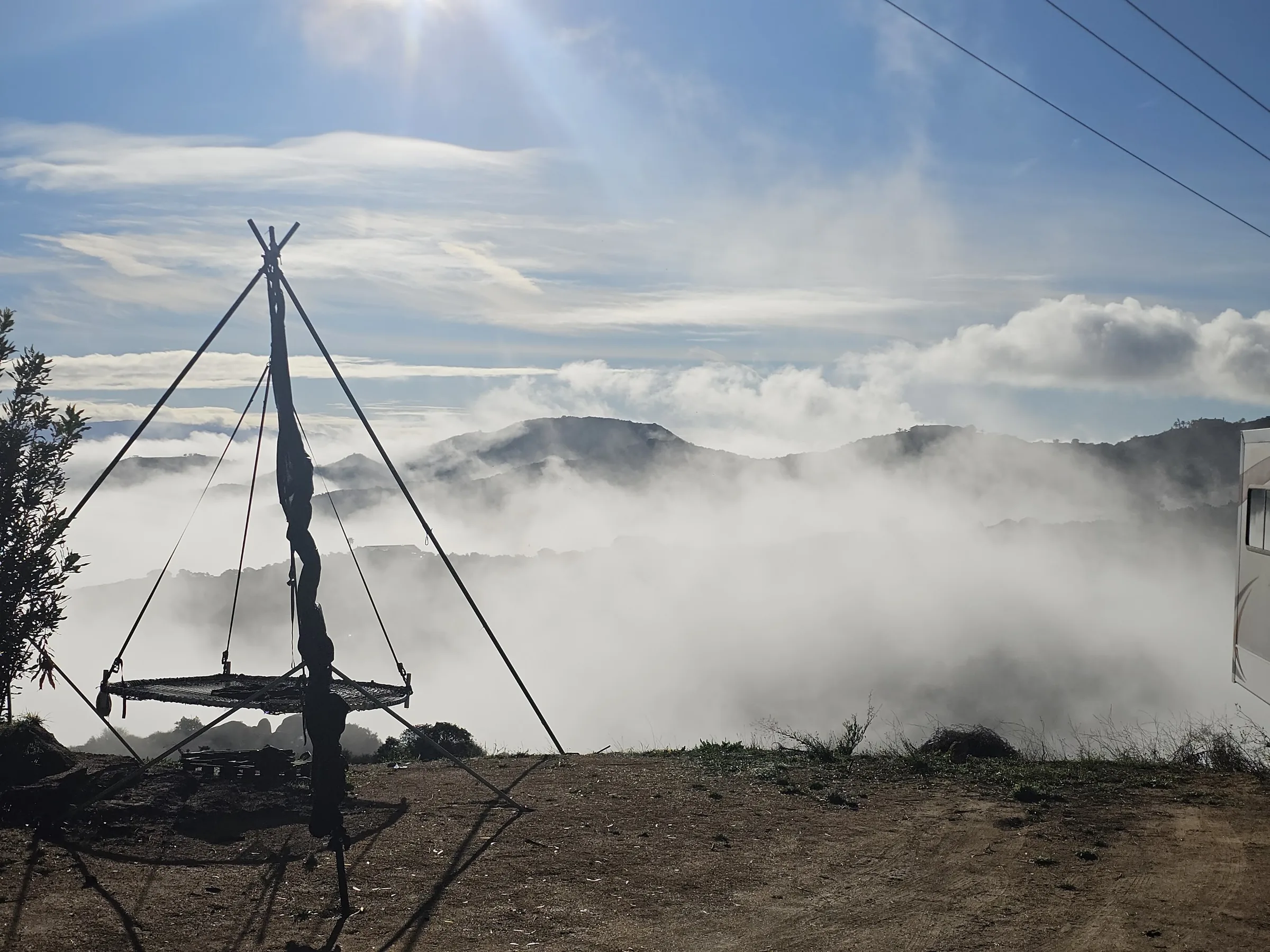 The suspended bed on the ridge above a sea of clouds